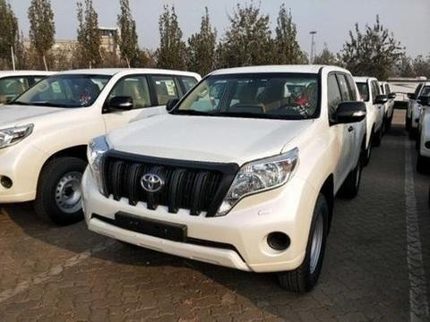 17款丰田普拉多2700后天天窗版 年末购车手续齐优惠多少