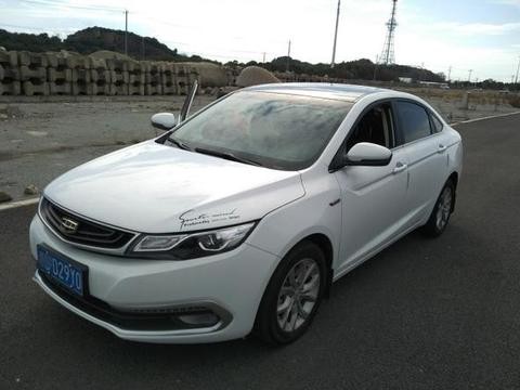 拿着买朗逸的钱开了这车回家，庆幸当初自己相信了自主品牌