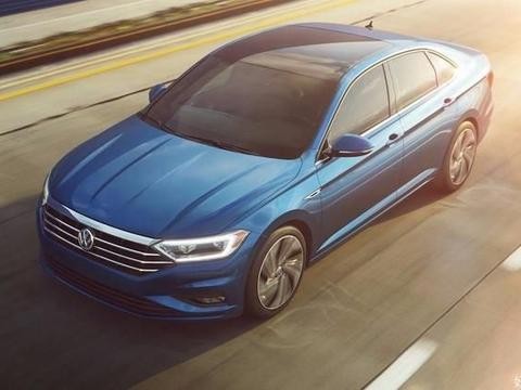 “小迈腾”溜背车身配置可喜 还买什么轩逸卡罗拉！