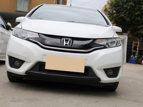 油耗只要3毛，空间优势大，配有ESP下班顺路带上女同事满脸自豪