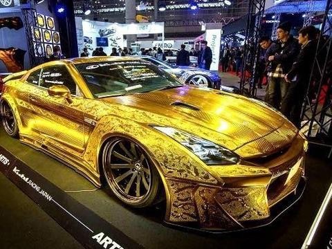 战神Nissan GT-R，好靓的黄金甲