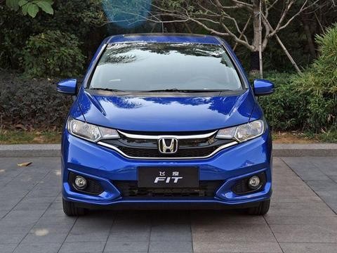 给你一个放弃法拉利选择小型车的理由！150匹的Polo够不够劲？