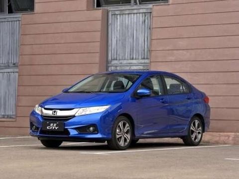 每公里不到4毛，思域的颜值，8万上路比桑塔纳还要耐用