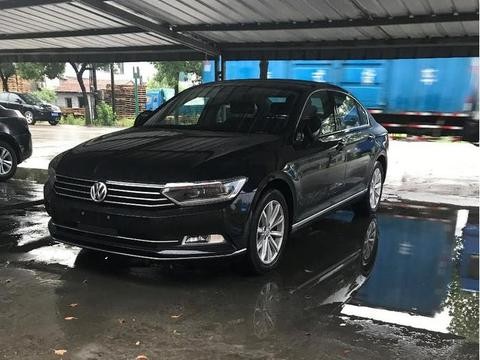 花22万入手大众迈腾330领先版, 空间同级标杆, 车主: 变速箱掉价丢面