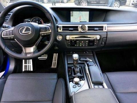 一直在犹豫要不要买宝马5系,看见这车之后,果断放弃5系提它回家