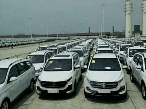 大量宝骏530发往全国4S店，1.5T售7.88万