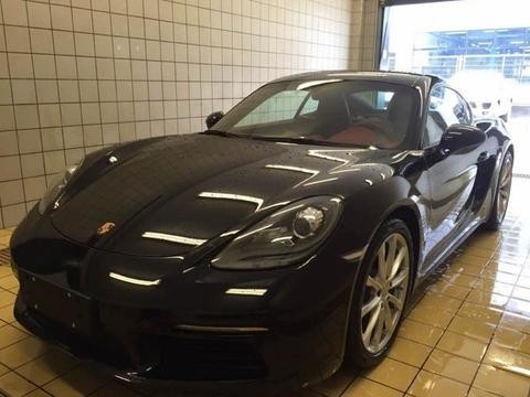 花86万落地保时捷718: 街上偶遇宝马i8, 车牌成为亮点！