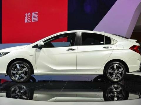 唯一不被骂的日系车，比思域漂亮，配自动挡仅7万，买蓝鸟后悔