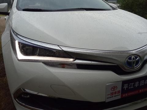 卡罗拉双擎精英版的优缺点