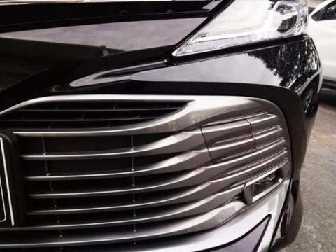 全车配LED光源，E-CVT电子无级变速箱，配双擎动力卖24万