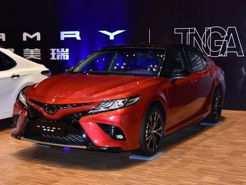 丰田再现神车，刚上市订单超3万，颜值逆天 油耗4毛