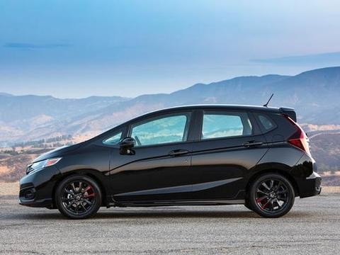 有钱没钱 回家过年 1月就能买的车已按价位排好 等君翻牌子