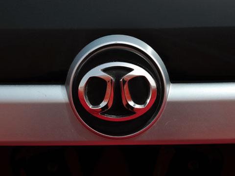 北汽终于换标了，新车续航500km还配剪刀门，颜值紧逼兰博基尼！