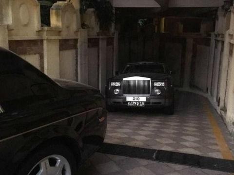 难道有什么大事发生？深圳一个住宅区，突然出现8辆劳斯莱斯