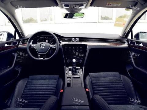 如果只看内饰，大众迈腾和日产天籁，你更喜欢哪一款？