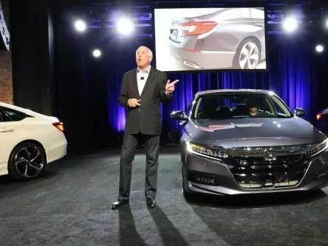 本田新雅阁搭全球第一10AT，一箱油带你从北京到广州完爆卡罗拉