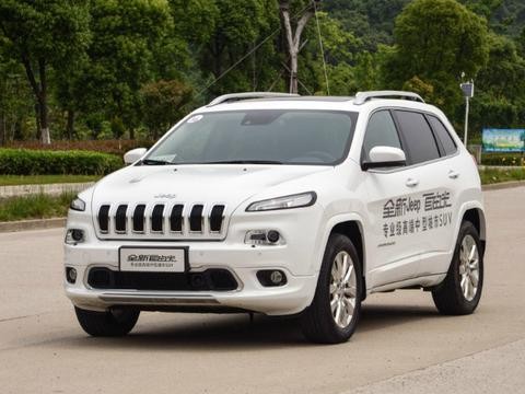 Jeep新款自由光抢先看，前脸大改目测要火