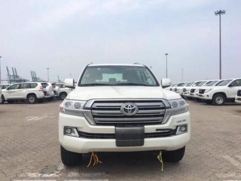 17款丰田酷路泽4000 中东版天津港钜惠价格超值