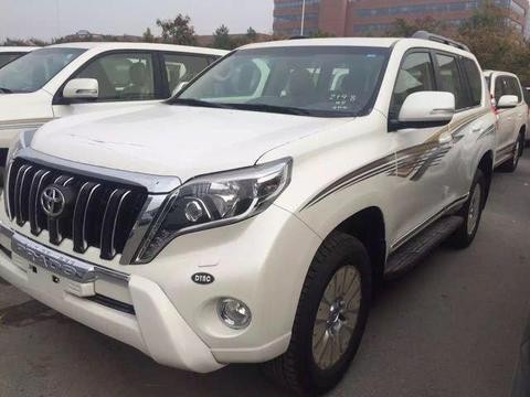 17款丰田动感而全能的SUV普拉多4000