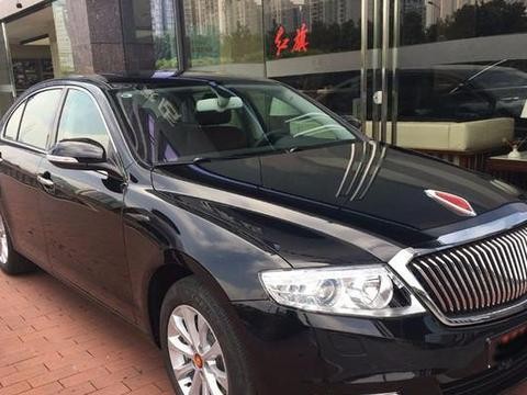 花31.8万买辆红旗H7, 比皇冠更霸气, 光看标志就羡煞旁人！