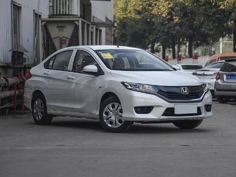 低配8万多出头，虽然配置有点过低，但是行驶20万公里无大碍