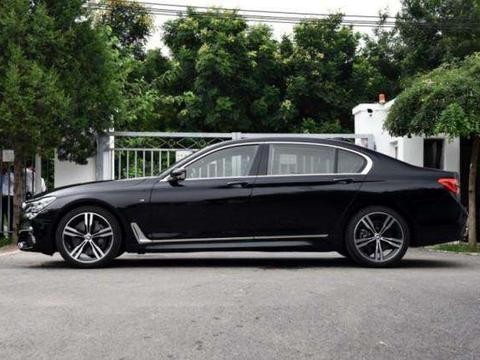 这车优惠13万, 买E级不如它, 空气悬架+哈曼音响