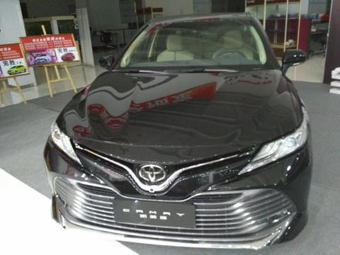 第八代凯美瑞4S店实拍, 比雷克萨斯高档, 卖白菜价格！