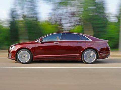 都说奔驰C贵奥迪A4low宝马3系俗，这个车完全满足你要求