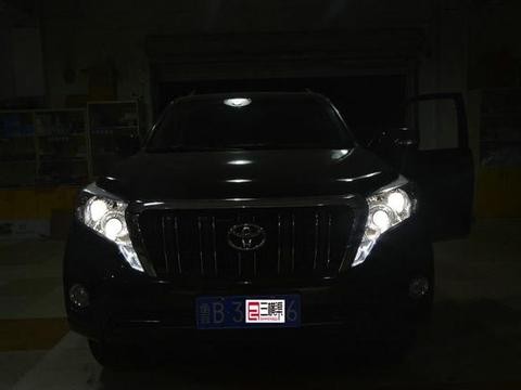 青岛丰田霸道，爆改4个氙气大灯，大哥，你有点太“霸道”了！