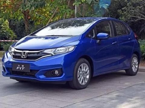 买发动机送车! 飞度潮(超)跑版上市, 原厂运动套件！