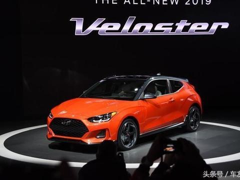 现代这款小钢炮改款，1+2车门设计，内饰比高尔夫好看多了！