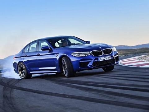 八小时是什么概念？全新BMW M5用甩尾创纪录告诉你