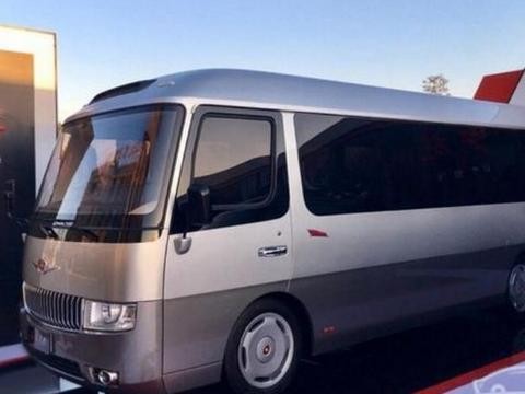 红旗推出中巴车98万起步 丰田考斯特要让步了