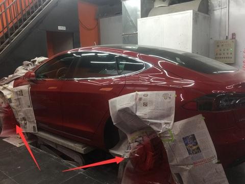 特斯拉MODEL S卡钳喷漆，车主笑称：十块钱省下好几万