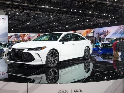 丰田亚洲龙: 辉昂定位, 丰田制造, C级标准, 内饰出色！