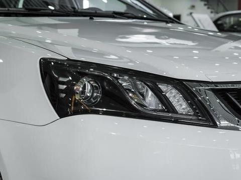 一上市就降3万6，动力与丰田同门，油耗低至3.51L每公里最