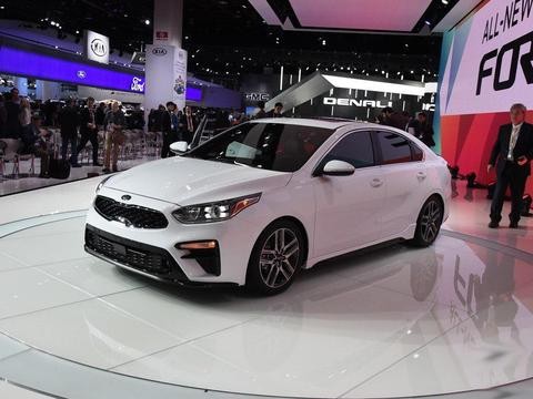 韩国拍宣传片，起亚“K3”对抗兰博基尼，看完结局尴尬症都犯了