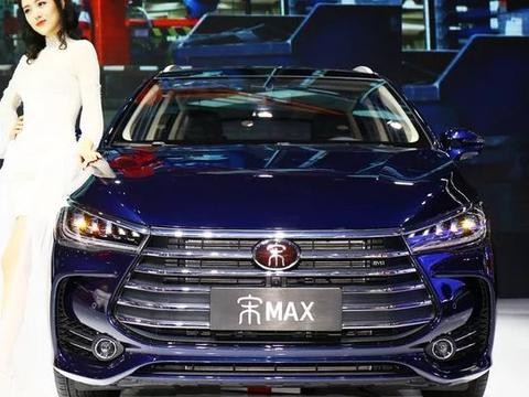 开饭店挣得钱 想买宝马X5，却听顾客话买了这车，比路虎都霸气