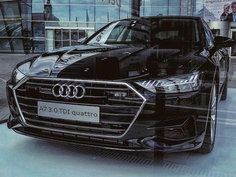 全新奥迪A7实车现身, 颜值逆天, 当尾灯亮起, 网友: 100万也要买