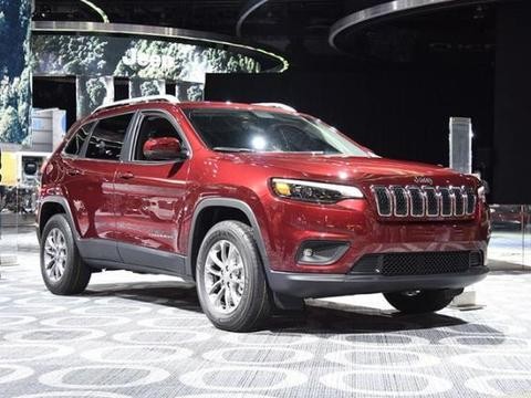 Jeep新款自由光发布, 前脸大概放弃眯眯眼, 新增2.0T动力！