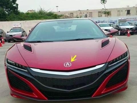 价值290万的低调豪车, 不同国家车标也不同, 难道又是行业规定