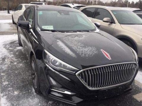 国产骄傲红旗新车H5到店卖十五万，网友：这不是换壳马自达吗