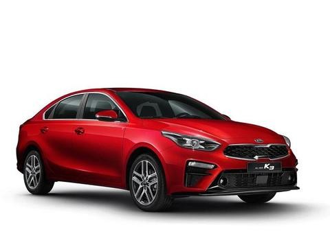 起亚小号K5颜值爆棚，内饰不输日美豪强，韩系车春天将来临