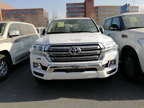 2018款全新一代陆地巡洋舰4600 V8发动机 动力绝伦