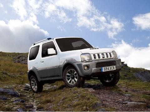 舒适不如面包车，但保值率出奇高，只比QQ大点，却敢较劲奔驰G