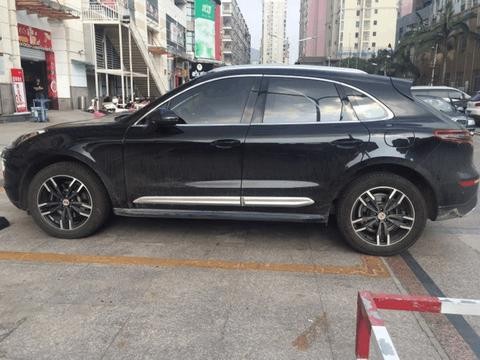 改标的众泰SR9偶遇保时捷卡宴, 众泰车主: 真的太尴尬了