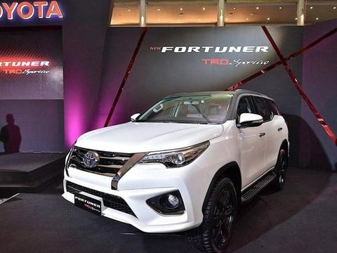 有小号普拉多之称，越野异常强悍，比它少十万，全进口只卖26万