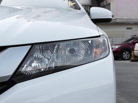 这款不到10万的合资车最靠谱，油耗3毛多动，老百姓家用车首选