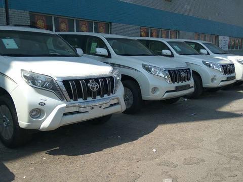 动力强者 无悔之选 2017款霸道4000天窗大屏倒影版