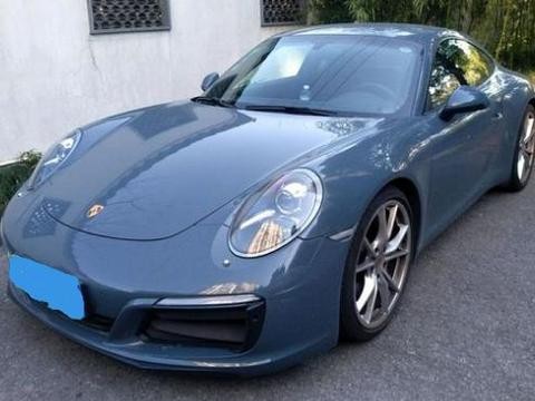 上海车主143万提车保时捷911乞丐版，朋友看后一番话让车主